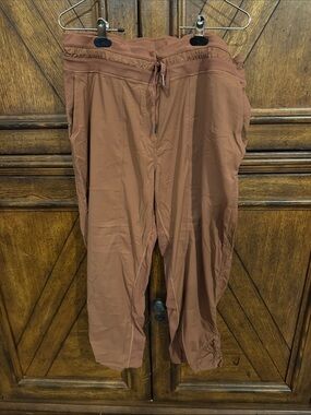 Lululemon Pants 14